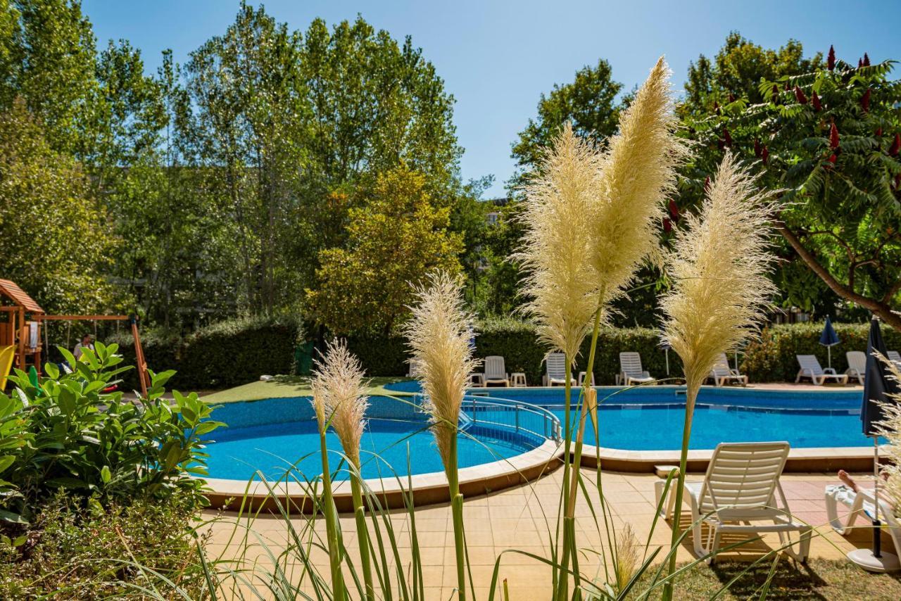 Menada Diamond Bay Apartments Sunny Beach Esterno foto