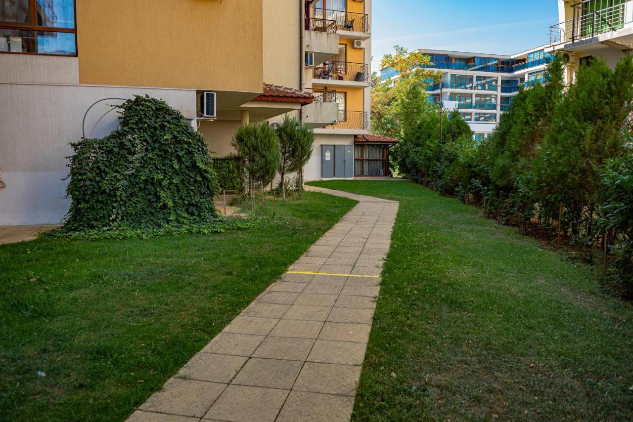 Menada Diamond Bay Apartments Sunny Beach Esterno foto