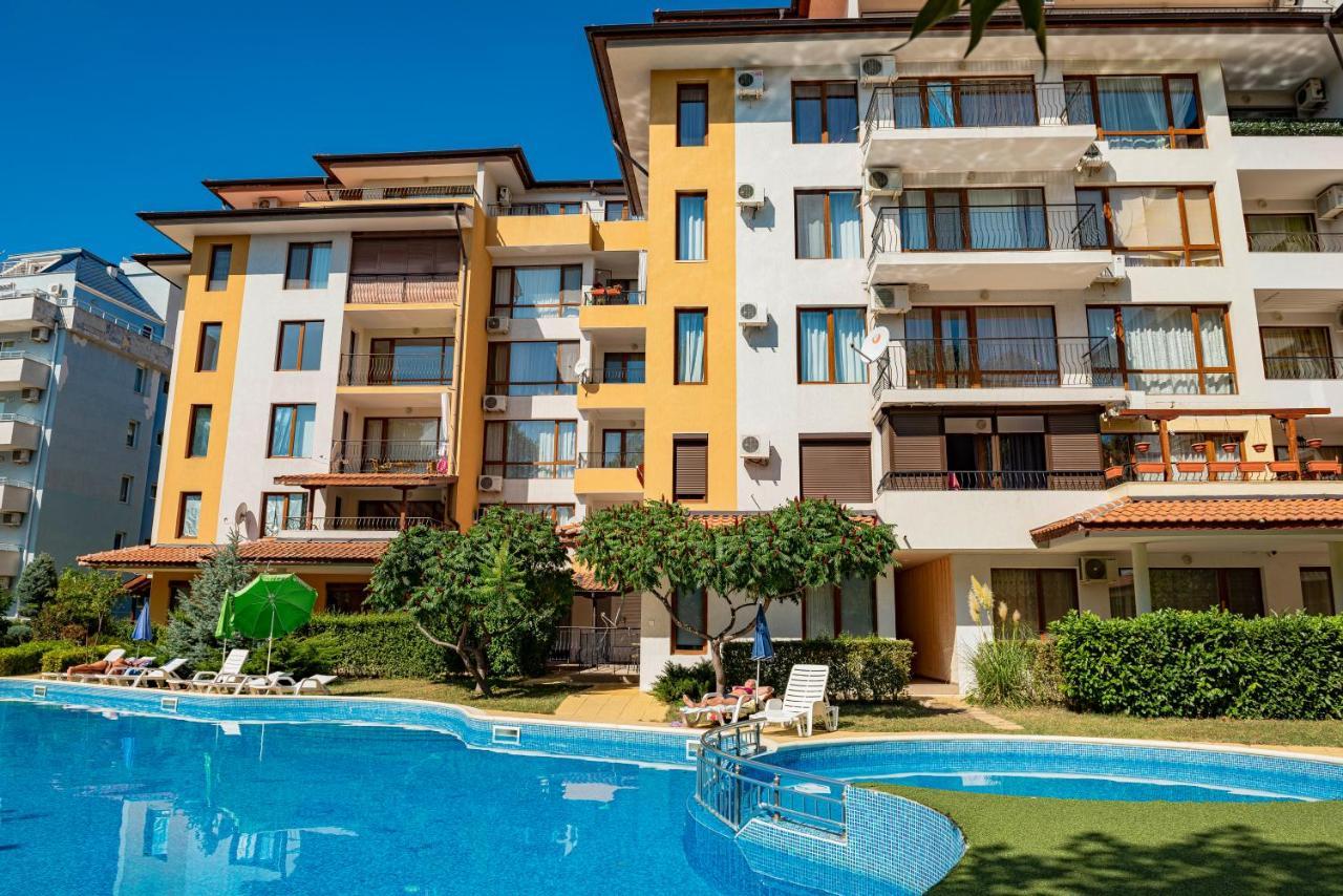 Menada Diamond Bay Apartments Sunny Beach Esterno foto