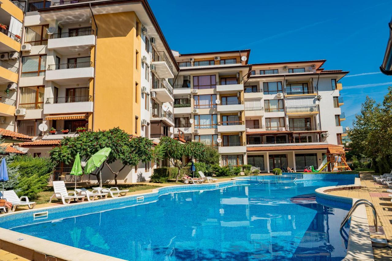 Menada Diamond Bay Apartments Sunny Beach Esterno foto