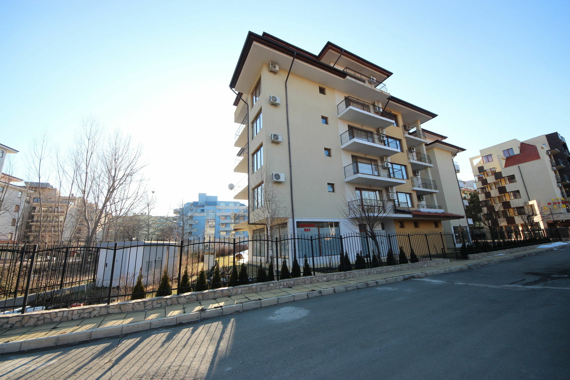 Menada Diamond Bay Apartments Sunny Beach Esterno foto